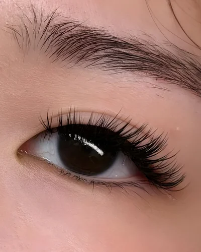 Hybrid lash full set, close-up